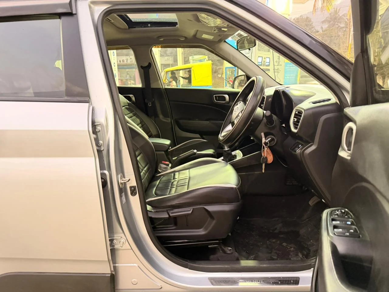 Hyundai Venue - Thumbnail 12